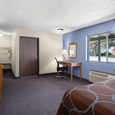 Super 8 By Wyndham Susanville Bagian luar foto