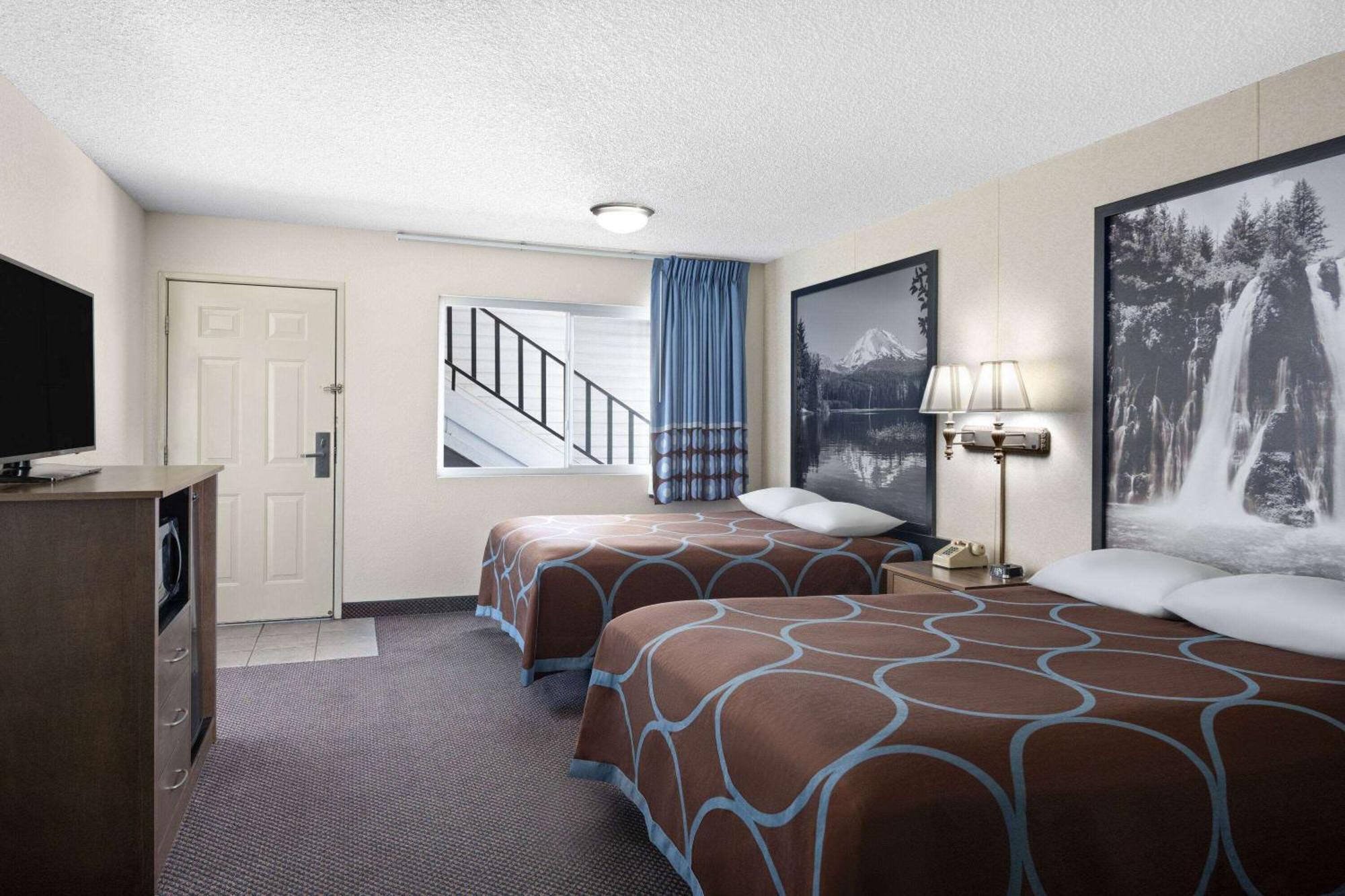 Super 8 By Wyndham Susanville Bagian luar foto